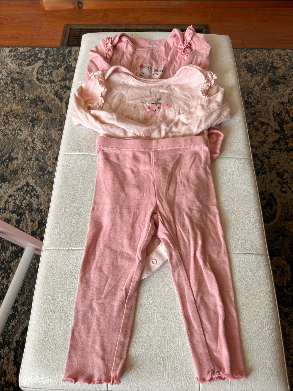 Pekkle outfit bundle